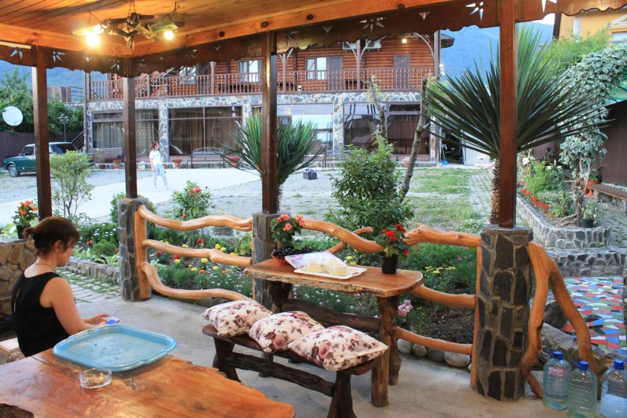 Абхазская Усадьба Hotel Gagra Exterior photo