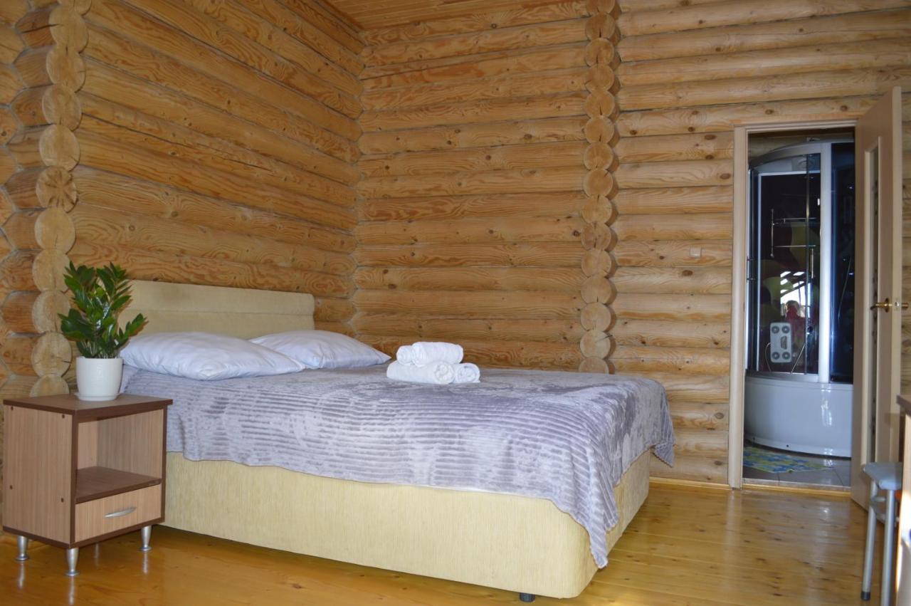 Абхазская Усадьба Hotel Gagra Exterior photo