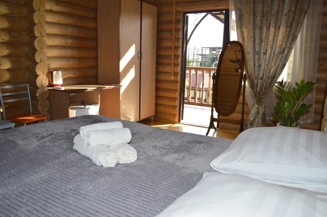 Абхазская Усадьба Hotel Gagra Exterior photo