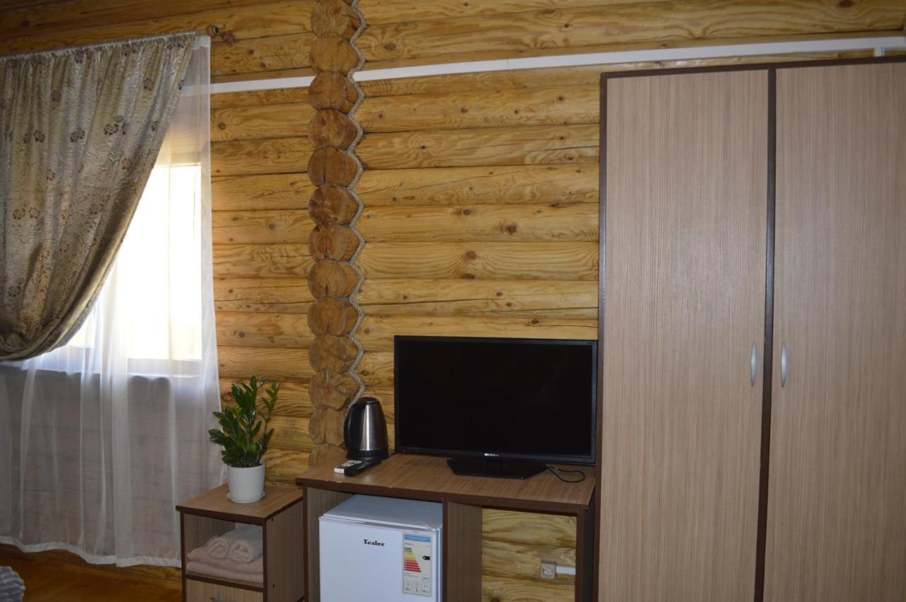 Абхазская Усадьба Hotel Gagra Exterior photo